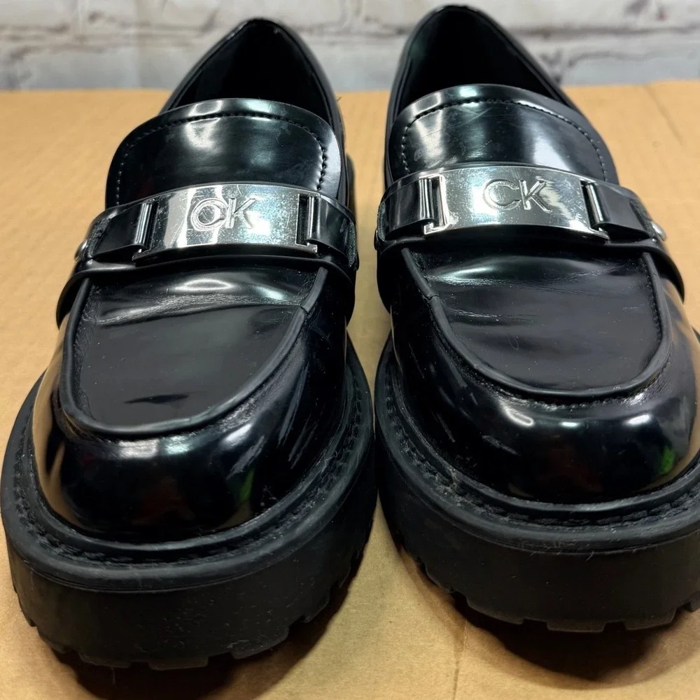 Calvin Klein Faux Patent Loafers Women 7 Black Lug Sole Chunky Dark Academia 90s